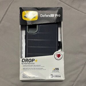 OtterBox Defender Pro Case for Samsung Galaxy S21+ in Black
